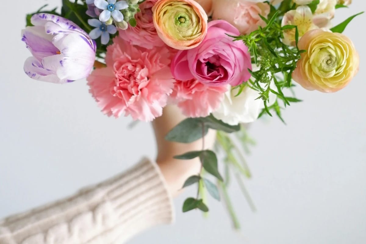 Thoughtful & Fun Hostess Gifts to Bring to Any Gathering